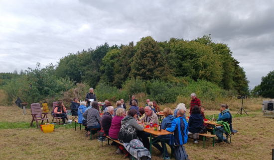 Mitgliederversammlung im Grünen 2025 auf den Flächen von Andreas Winkler Foto: Thomas Polster